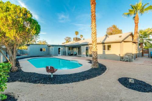 Pool Villa House In North Phoenix