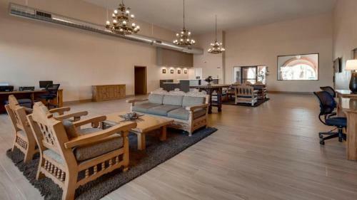 Hotel Extend -a- Suites Phoenix Airport