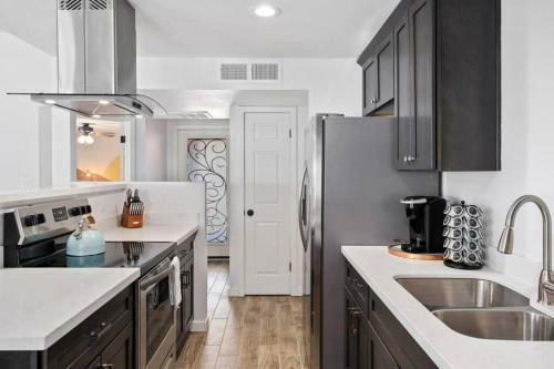 Fab Phx Getaway W/ Pool & Fire Pit