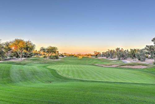 Lovely Retreat With Pool On Legacy Golf Course!