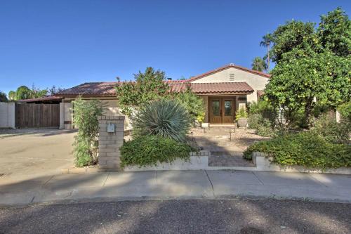 Spacious Phoenix Home With Private Pool And Patio