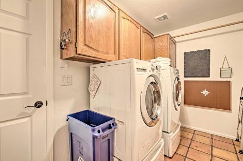 Upscale, Modern Abode, Walk To South Mtn Park