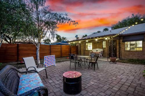 Sun-lit House With Backyard Entertainment Patio