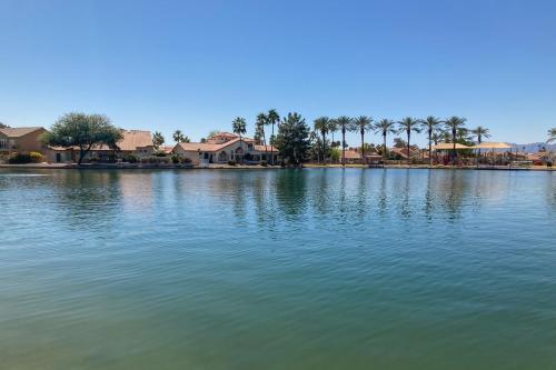 Lakefront Oasis
