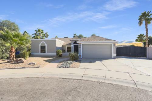 Conveniently Located Modern Luxury Home