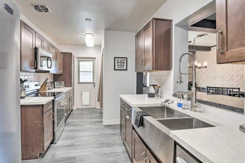 Modern Phoenix Escape - 3 Miles To Downtown!
