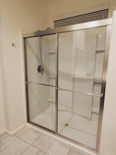 Adventure Short Term Stays - Southgate Ave