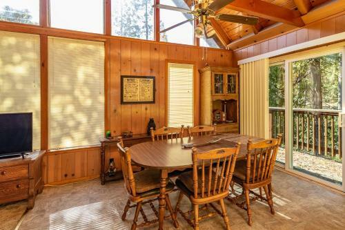 Nunes Cabin