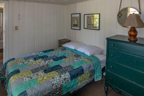 Rustic Lakefront Cabin
