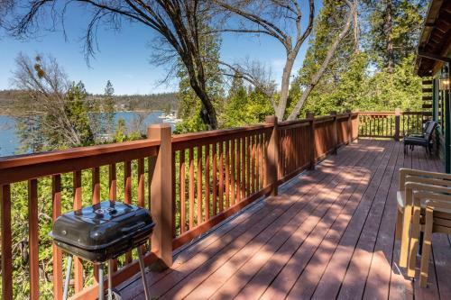 Harris Lakeview Cabin