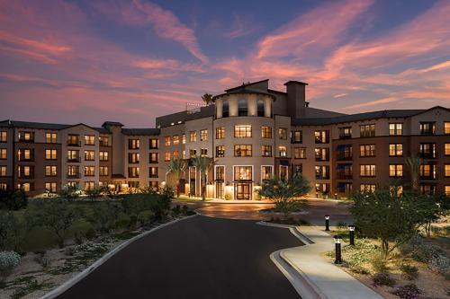 Rooftop Pool - Tpc, Shopping & Dining 2 Miles Wtih Parking - 4427