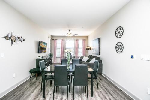 Rooftop Pool - Tpc, Shopping & Dining 2 Miles Wtih Parking - 4427