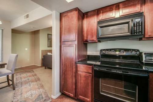 Gorgeous Upgraded Scottsdale Condo