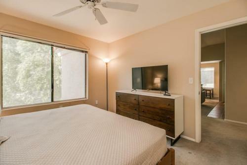 Gorgeous Upgraded Scottsdale Condo