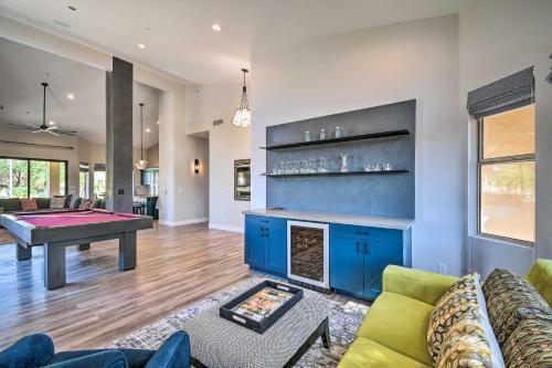 Scottsdale Golfers Getaway With Putting Green