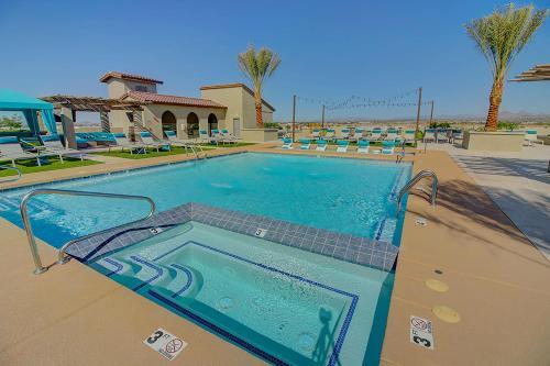 Rooftop Pool - Tpc, Shopping & Dining 2 Miles Wtih Parking - 4404