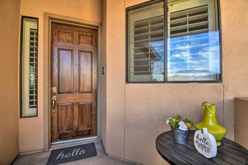 Vibrant Townhome With Balcony And Community Pool!