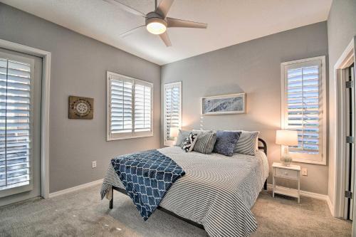 Vibrant Townhome With Balcony And Community Pool!