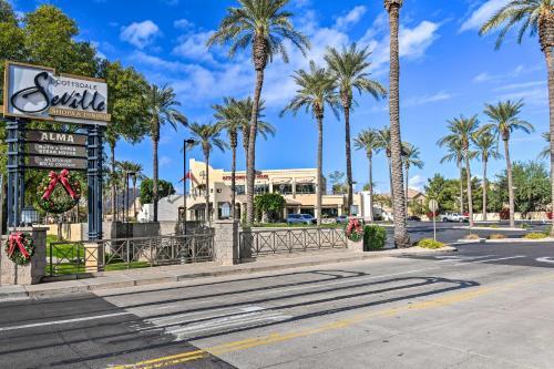 Vibrant Townhome With Balcony And Community Pool!