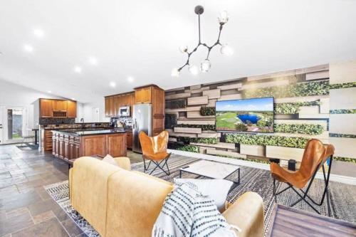 The Scott With Heated Pool By Homeslice Stays