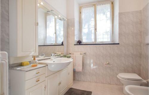 Stunning Home In Albenga W/ 2 Bedrooms