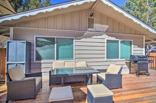 Charming Chalet Deck, 5 Mi To Big Bear Lake!
