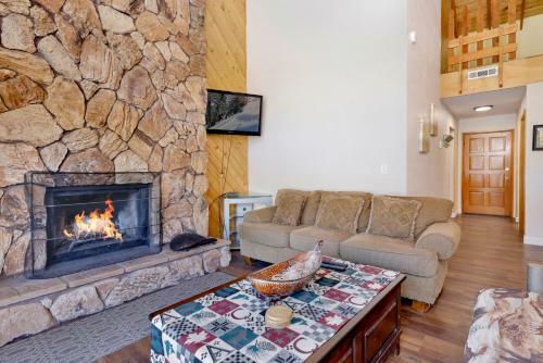 Summit Backyard C By Big Bear Vacations