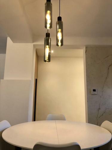 Luxury Two Bedroom Apartment With Bath