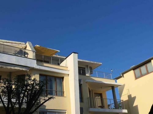 Beautiful Sea View Apartment First Line