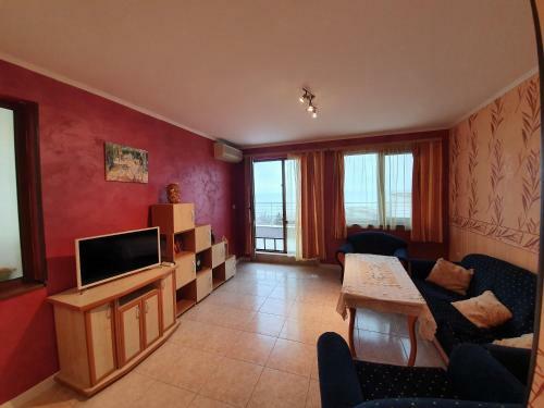 Beautiful Sea View Apartment First Line