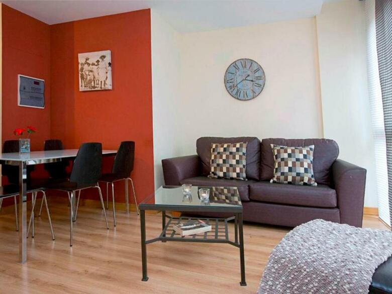 Apartamentos Se�orio De Haro 3000