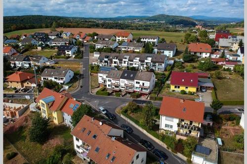 Apartamento Fr�nkische Rh�n Wohnung Mit Bergblick ?