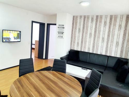 Drei Zimmer Apartment Am Rhein