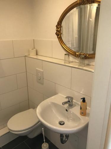 Bahnhofshotel Die Neue B�hne