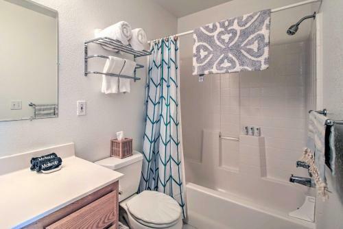 Spacious Lakeport Home With Dock And Mtn Views!