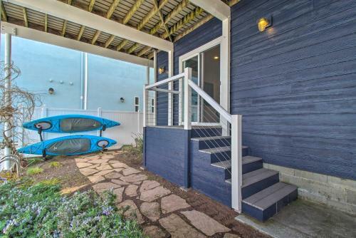 Spacious Lakeport Home With Dock And Mtn Views!