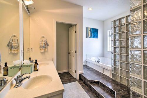 Spacious Lakeport Home With Dock And Mtn Views!