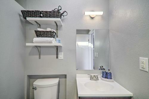 Updated Livermore Apartment With Private Deck!