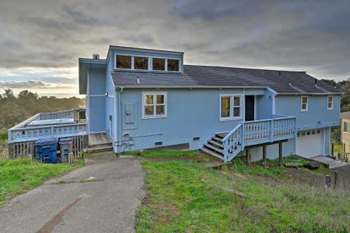 Pacific Coast House With Private Hot Tub!