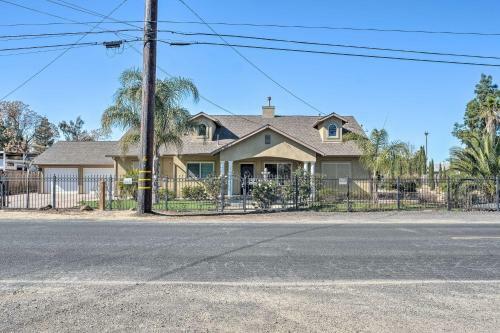 Manteca Home With Gated Yard About 2 Mi To Downtown