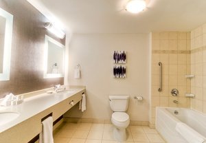 Hotel Marriott Springhill Suites Old Montreal