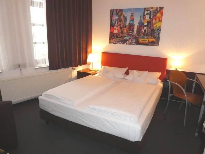 Hostal Hotel Columbus