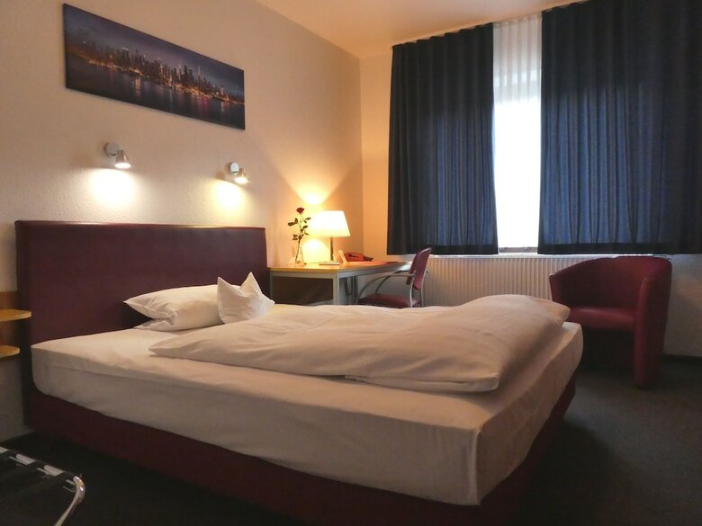 Hostal Hotel Columbus