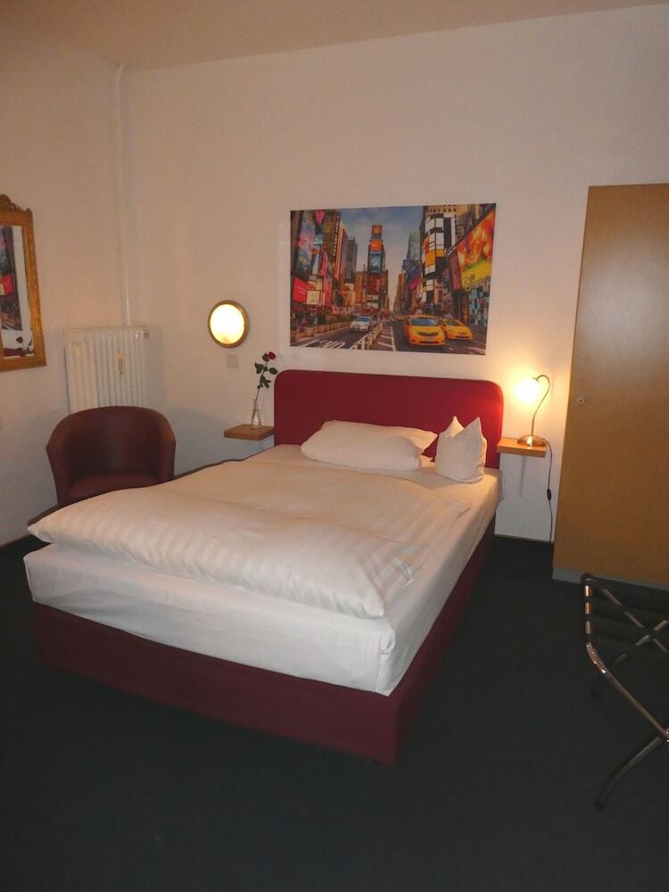 Hostal Hotel Columbus