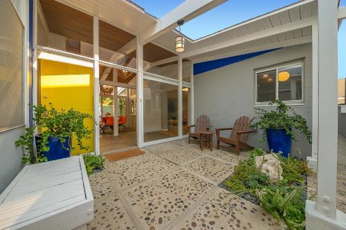 Newport Beach Blue Heaven