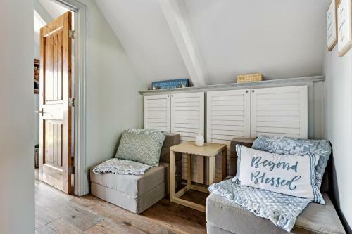 Cozy Beach Retreat