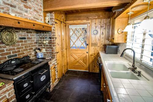 Yosemite Wonderland Chalet