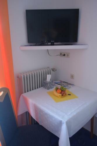 Hostal Hotel Adler Post