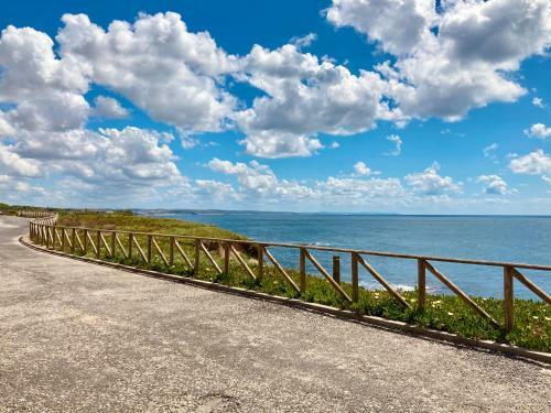 Enjoy View Apartment - Ocean, Surf, Beach, Eat & Work