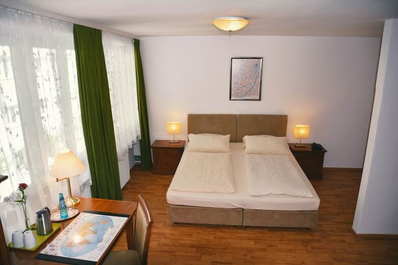 Hostal Hotel Lex Im Gartenhof